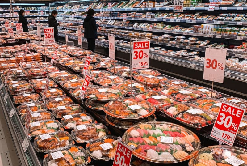 Late Night Bento Hack: Score Cheap Sushi & Fried Food in Japan!